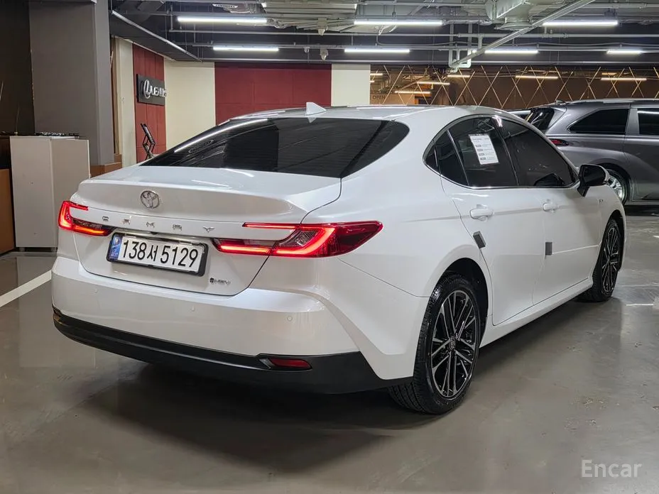 Toyota Camry 2024 2.5 XLE Hybrid