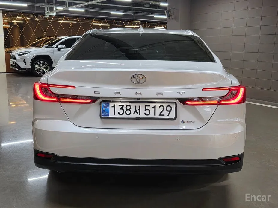 Toyota Camry 2024 2.5 XLE Hybrid