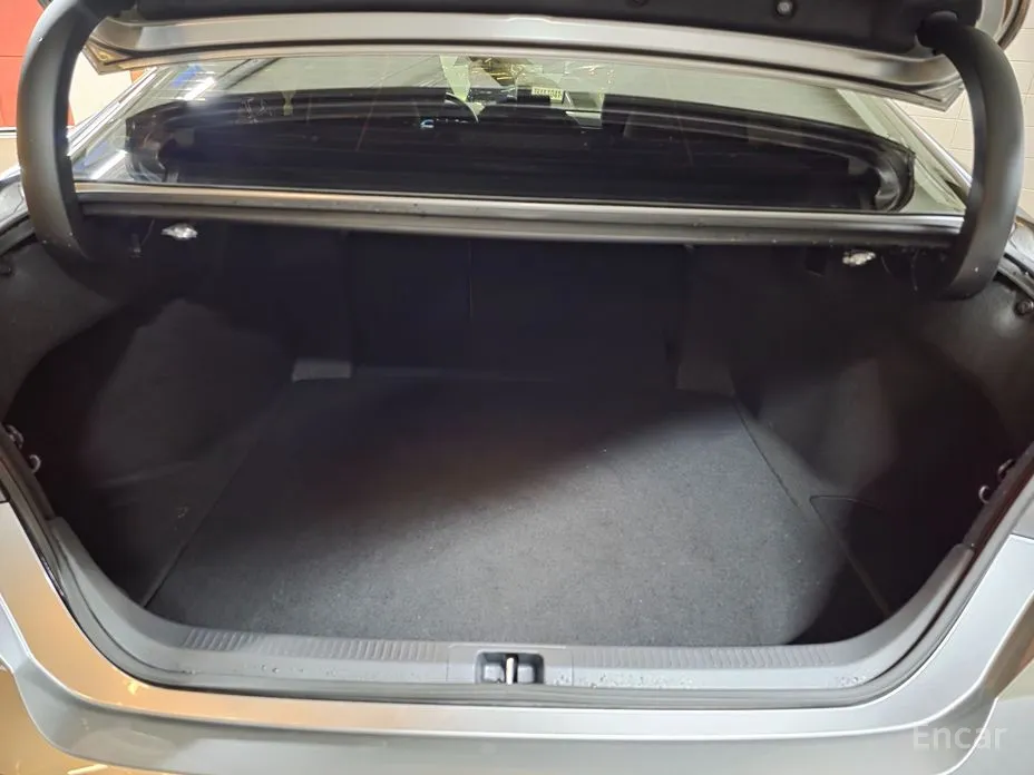 Toyota Camry 2024 2.5 XLE Hybrid