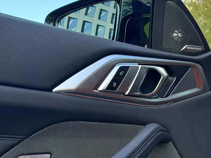 BMW M4 2024 2024款 M4双门轿跑车 雷霆版