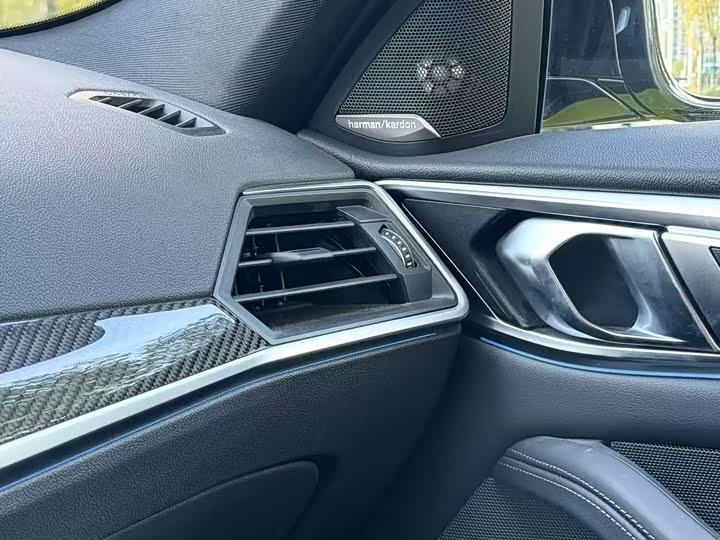 BMW M4 2024 2024款 M4双门轿跑车 雷霆版