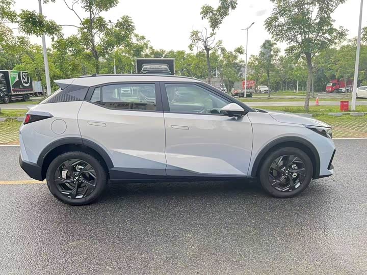 GAC Trumpchi GS3 2023 2023款 影速 270T 劲享版