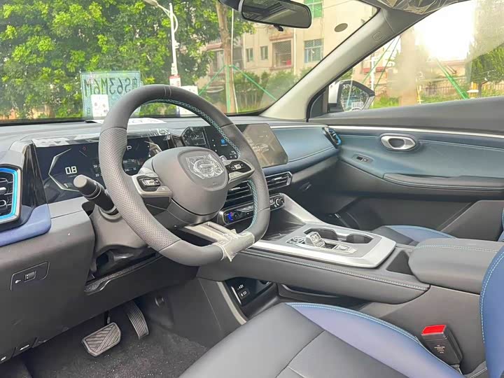 GAC Trumpchi GS3 2023 2023款 影速 270T 劲享版