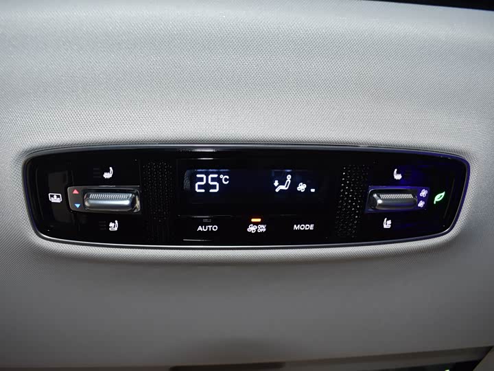 Roewe iMax 8 2023 2023款 400TGI 越享版