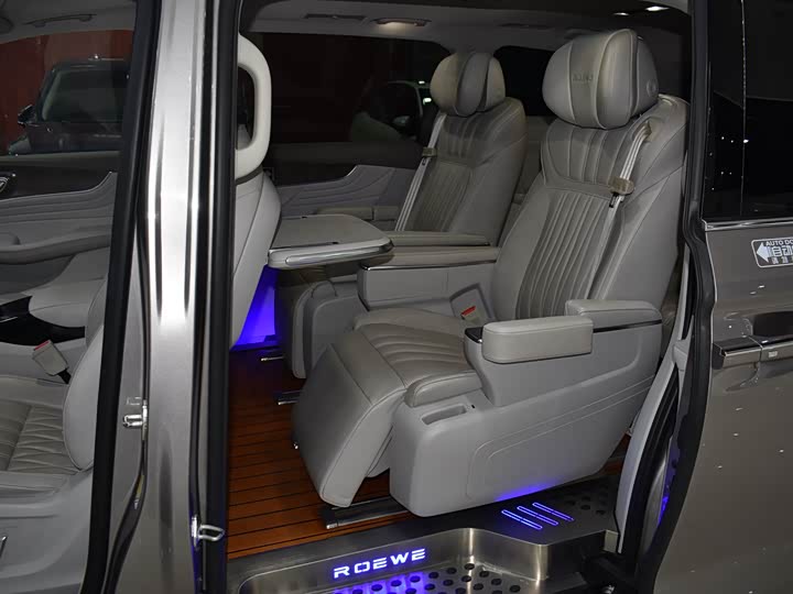 Roewe iMax 8 2023 2023款 400TGI 越享版