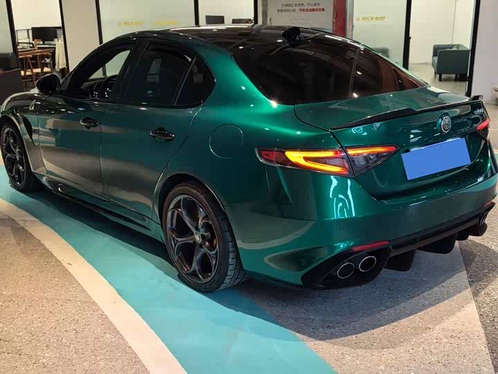 Alfa Romeo Giulia 2022 2022款 2.9T 四叶草版