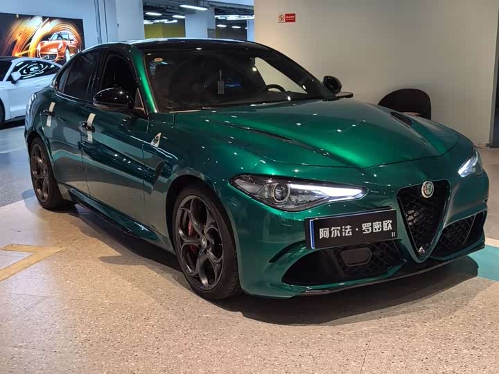 Alfa Romeo Giulia 2022 2022款 2.9T 四叶草版