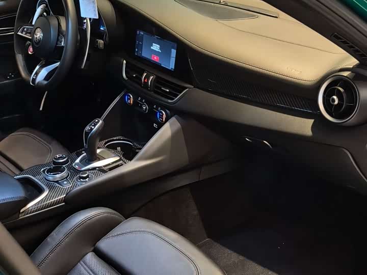 Alfa Romeo Giulia 2022 2022款 2.9T 四叶草版