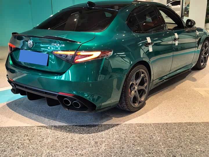 Alfa Romeo Giulia 2022 2022款 2.9T 四叶草版