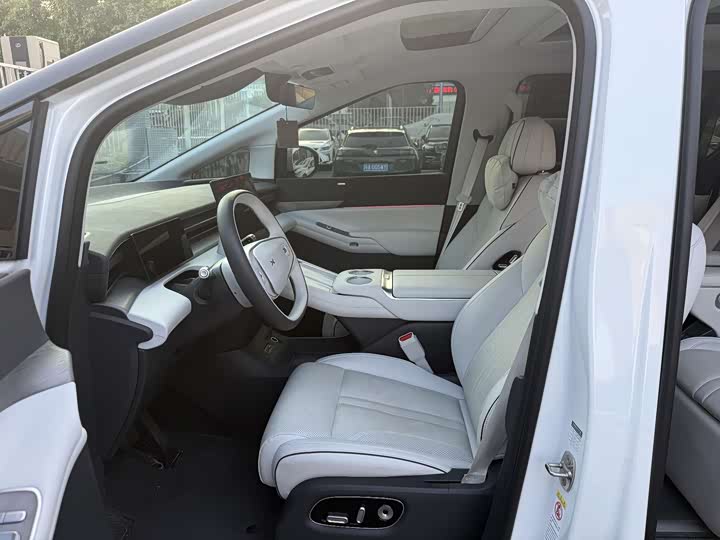 XPeng X9 2025 2025款 纯电 650长续航 Max