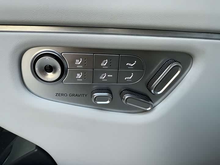 XPeng X9 2025 2025款 纯电 650长续航 Max