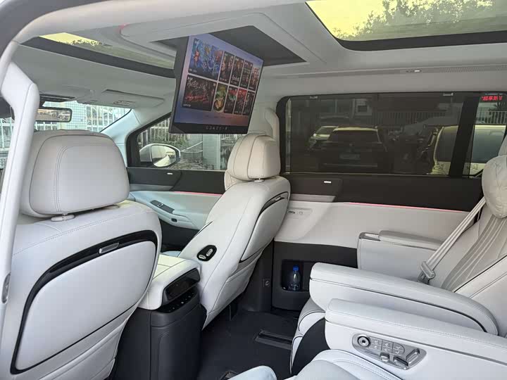 XPeng X9 2025 2025款 纯电 650长续航 Max