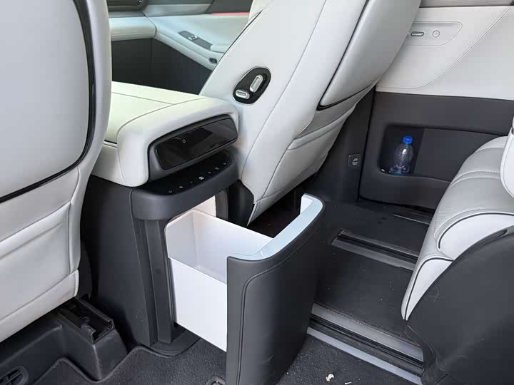 XPeng X9 2025 2025款 纯电 650长续航 Max