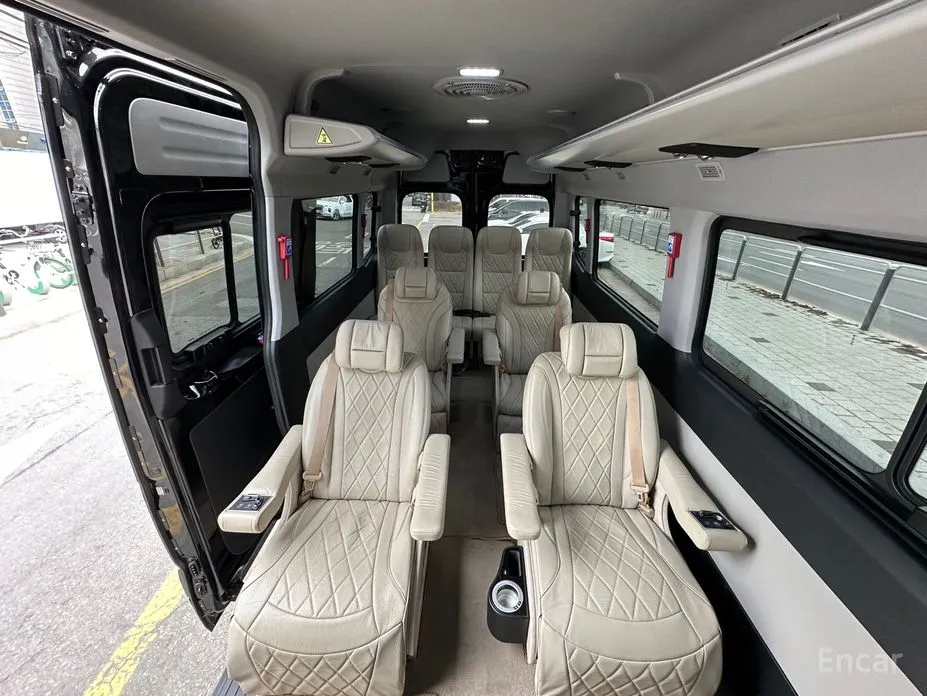 Hyundai Solati 2015 15-seater