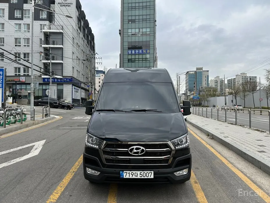 Hyundai Solati 2015 15-seater