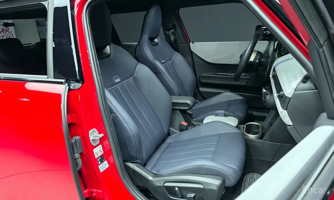 Mini Cooper 2024 5 Door Favoured