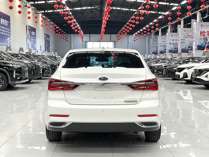 Ford Escort 2021 2021款 1.5L 自动铂金版