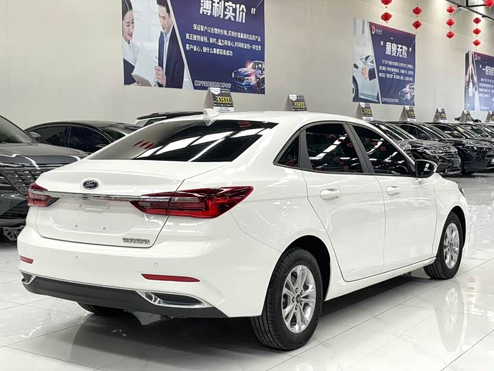 Ford Escort 2021 2021款 1.5L 自动铂金版