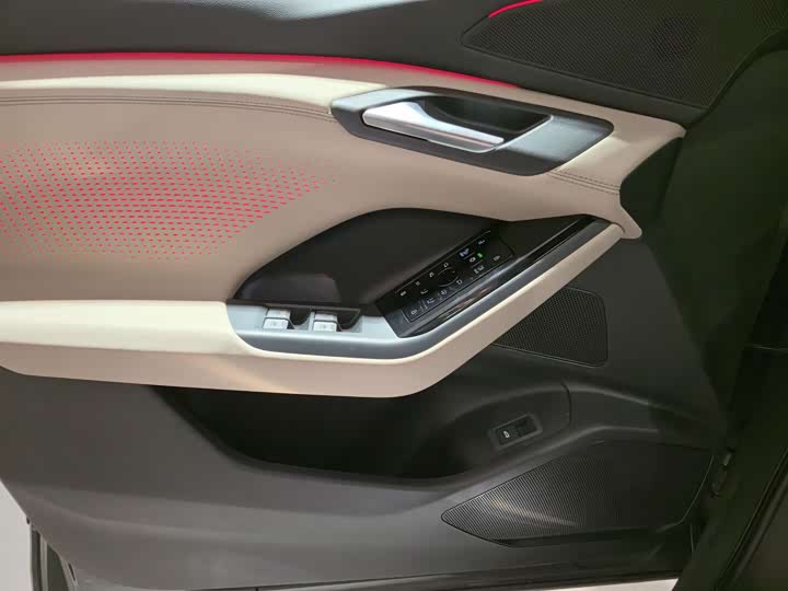 Audi Q6L e-tron 2026 2026款 首发领航版