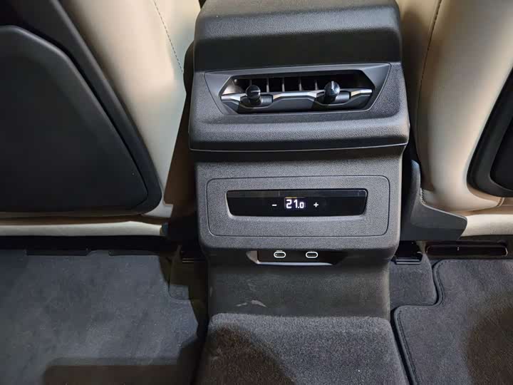 Audi Q6L e-tron 2026 2026款 首发领航版