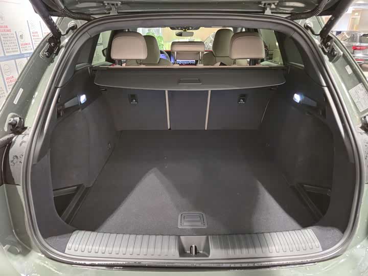 Audi Q6L e-tron 2026 2026款 首发领航版