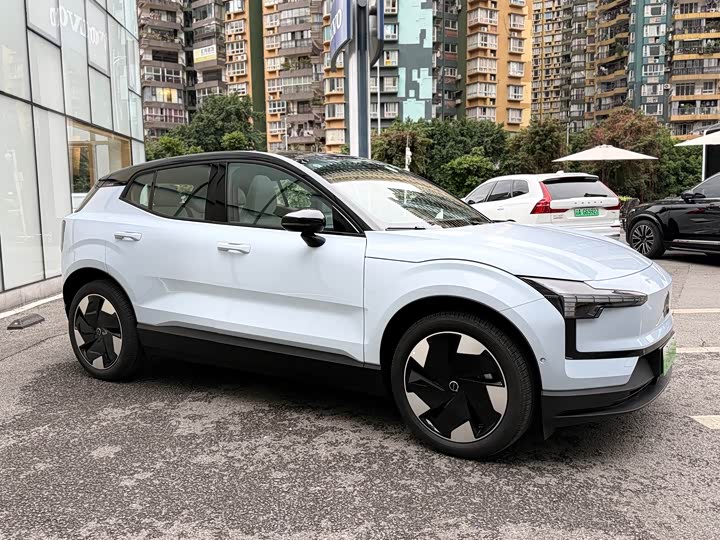 2025 Volvo EX30