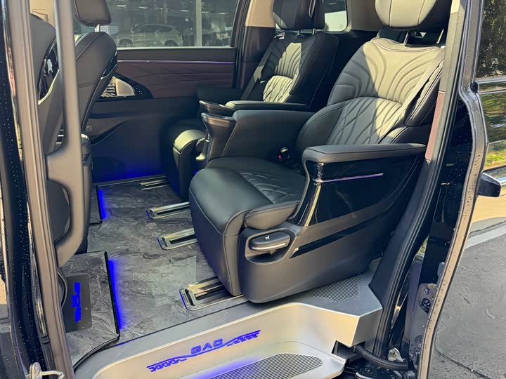 GAC Trumpchi M8 2024 2024款 大师系列 400T 至尊版