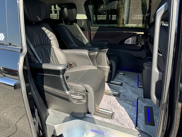 GAC Trumpchi M8 2024 2024款 大师系列 400T 至尊版