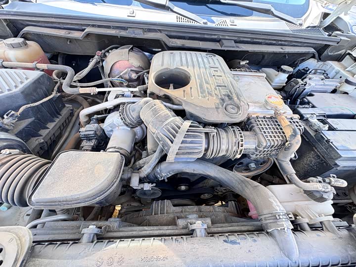 Maxus T70 2021 2021款 2.0T柴油自动四驱豪华版长箱高底盘