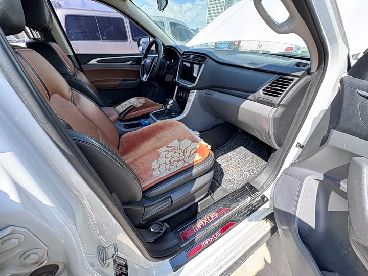 Maxus T70 2021 2021款 2.0T柴油自动四驱豪华版长箱高底盘