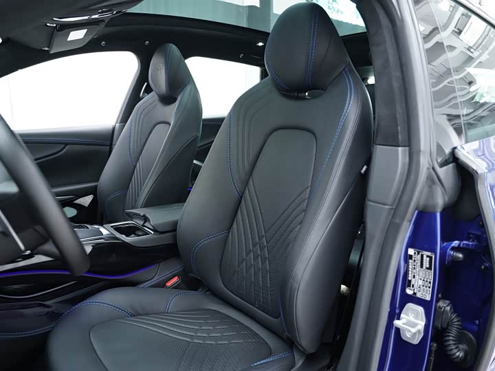 Aston Martin DBX 2024 2024款 3.0T STRAIGHT-SIX