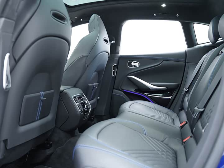 Aston Martin DBX 2024 2024款 3.0T STRAIGHT-SIX