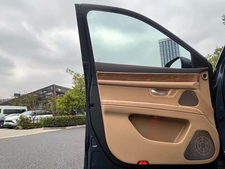 Aito M7 2024 2024款 1.5T 智驾四驱Ultra版 5座