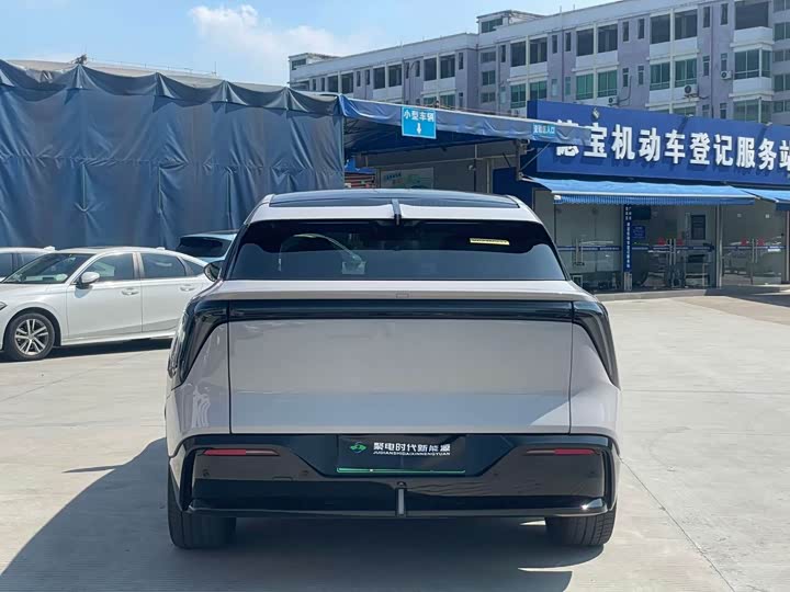 HiPhi Y 2023 2023款 560km 先锋版