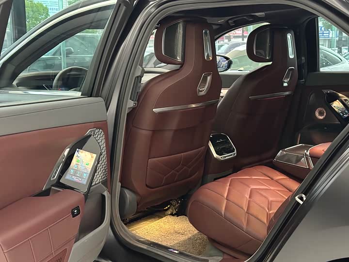 BMW i7 2023 2023款 eDrive50L 尊享M运动套装