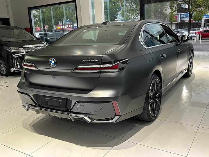 BMW i7 2023 2023款 eDrive50L 尊享M运动套装