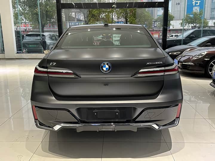 BMW i7 2023 2023款 eDrive50L 尊享M运动套装
