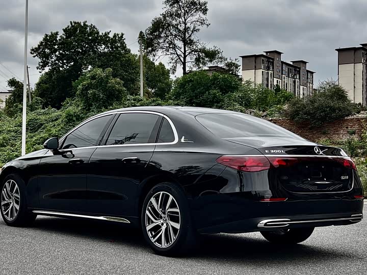 Mercedes-Benz E-Class 2025 2025款 E 300 L 时尚型
