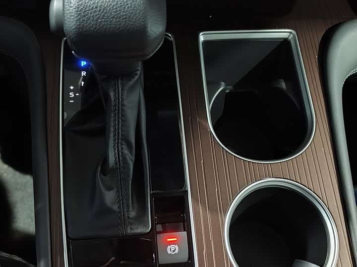 Toyota Granvia 2024 2024款 2.5L混动 舒适版