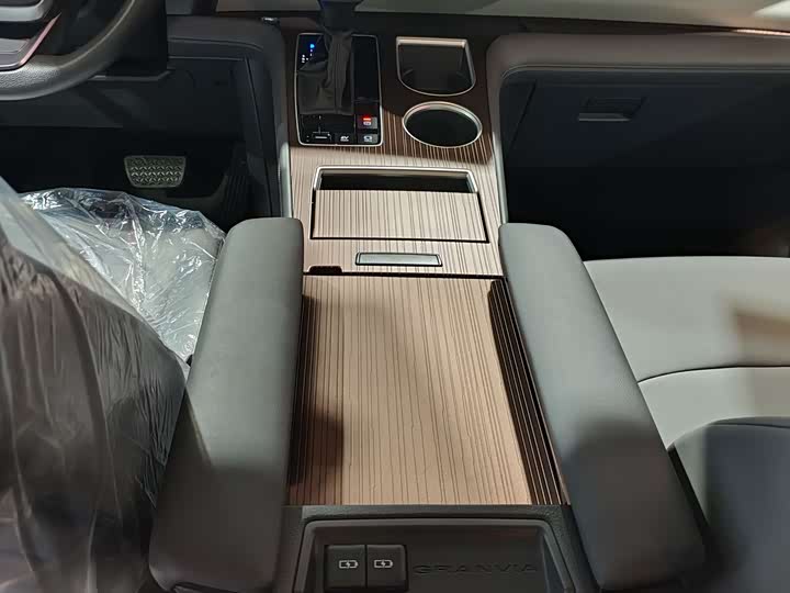 Toyota Granvia 2024 2024款 2.5L混动 舒适版