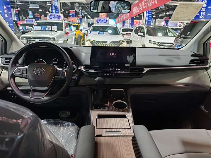 Toyota Granvia 2024 2024款 2.5L混动 舒适版