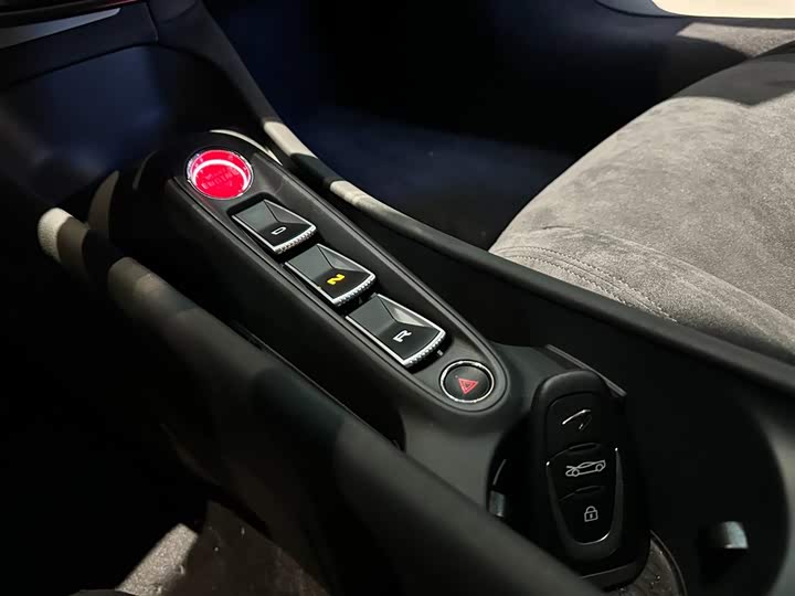 McLaren Artura 2023 2023款 3.0T Hybrid 标准型