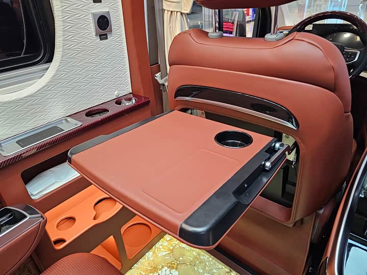 Ford Transit T8 2024 2024款 T8 2.3T柴油自动长轴高顶15座商旅版3/2/3/3/4后双胎