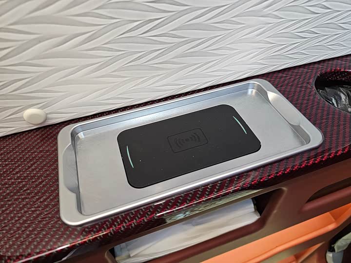 Ford Transit T8 2024 2024款 T8 2.3T柴油自动长轴高顶15座商旅版3/2/3/3/4后双胎