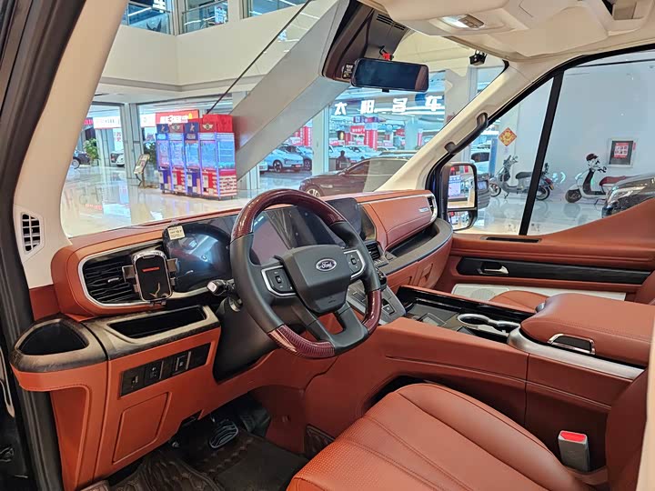 Ford Transit T8 2024 2024款 T8 2.3T柴油自动长轴高顶15座商旅版3/2/3/3/4后双胎