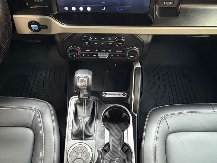 Ford Bronco 2024 2024款 2.3T 长滩