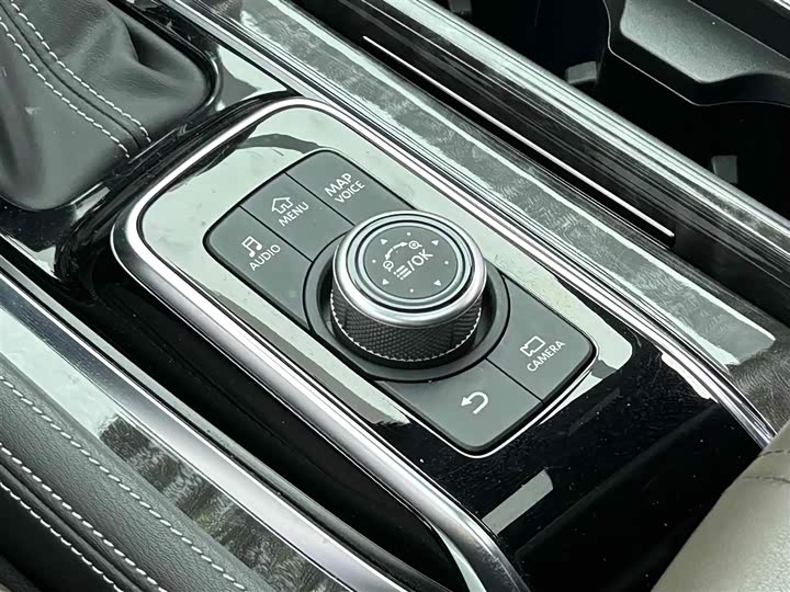 Nissan Armada 2023 2023款 ARMADA 5.6L 无敌舰队旗舰版