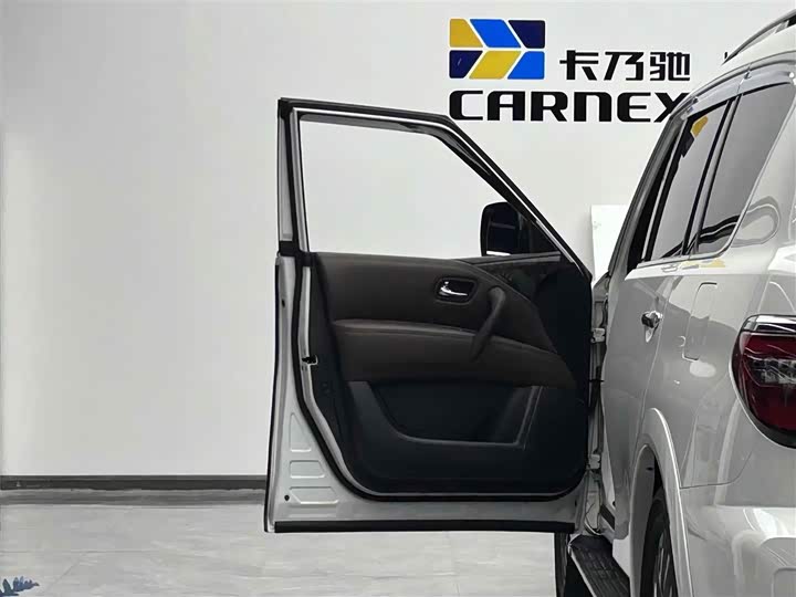 Nissan Armada 2023 2023款 ARMADA 5.6L 无敌舰队旗舰版