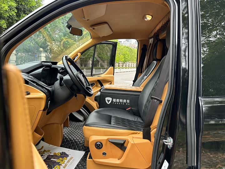 Ford Transit 2021 2021款 2.0T汽油自动高级营运商旅型中轴中顶7座国VI