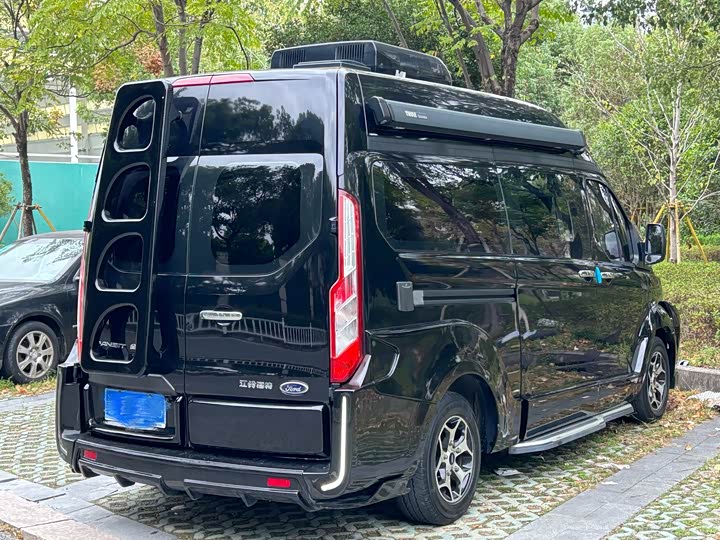 Ford Transit 2021 2021款 2.0T汽油自动高级营运商旅型中轴中顶7座国VI